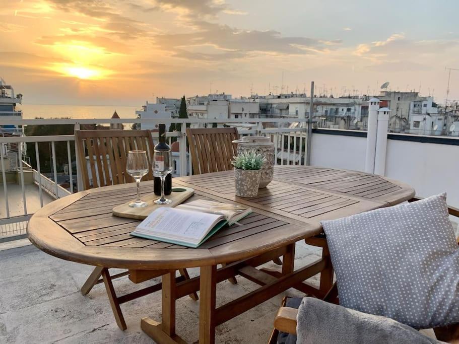 Sea View Sunset Penthouse Apartment Солун Екстериор снимка